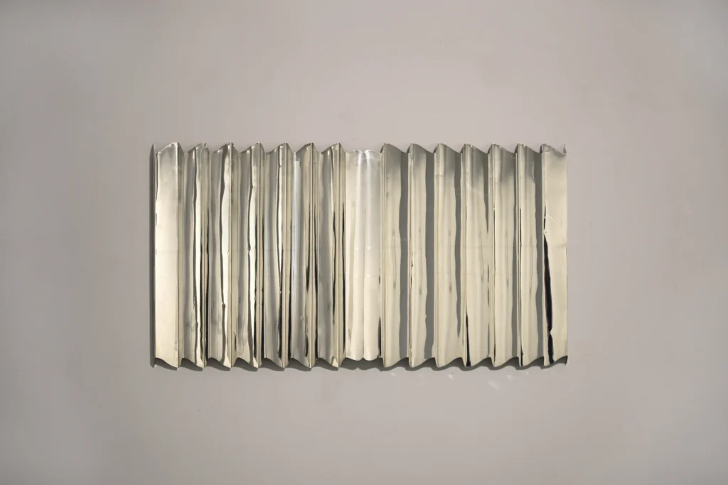 Revers, 2024 Plata 38 x 70 x 2'5 cm